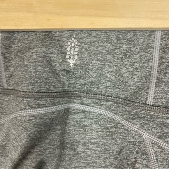 NEW Free People Movement High Rise Gray You’re A Peach 7/8 Leggings Size Small - Picture 6 of 12